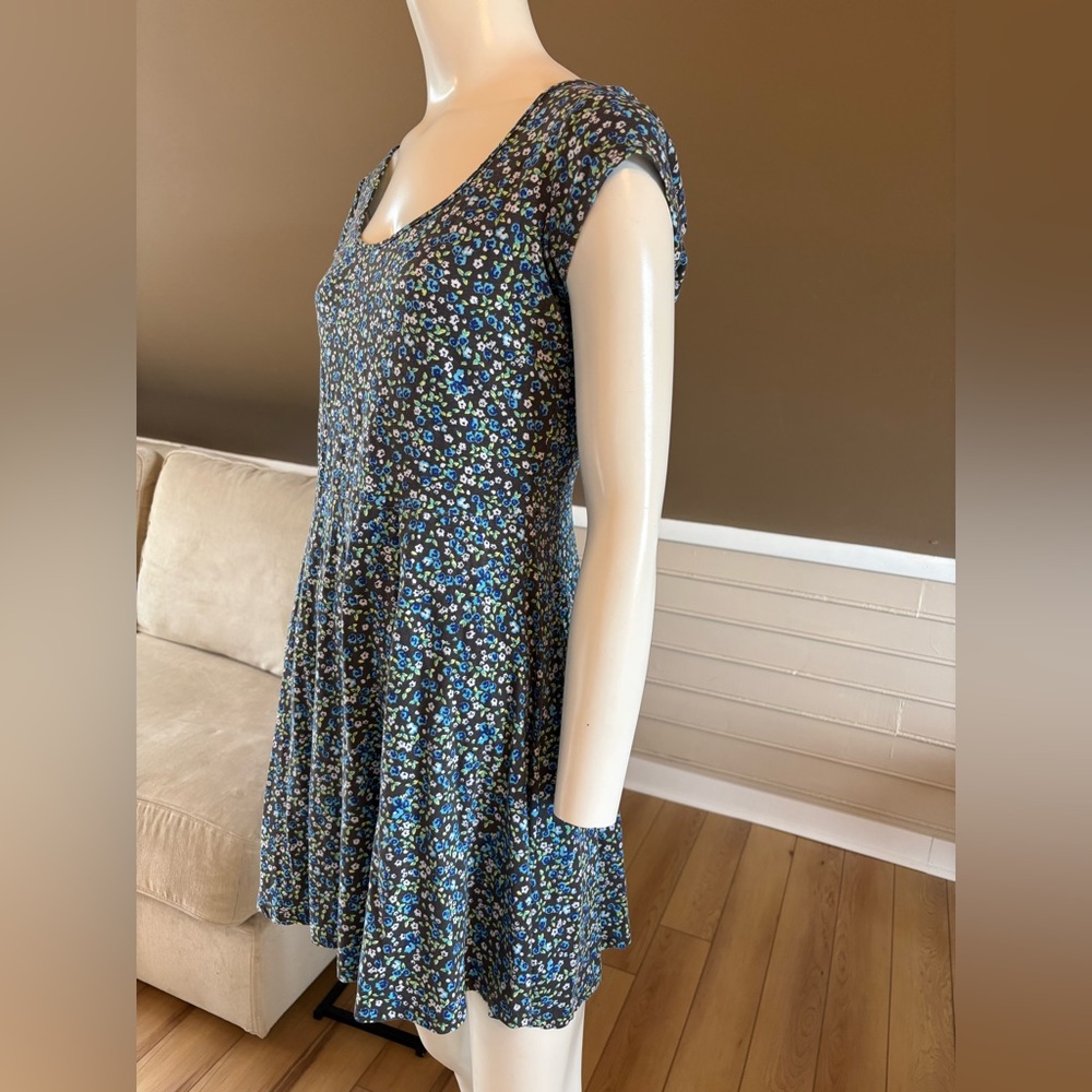 American Eagle Gray Mini Dress Blue Green Floral Print Cut Out Back Size Large - Picture 3 of 10